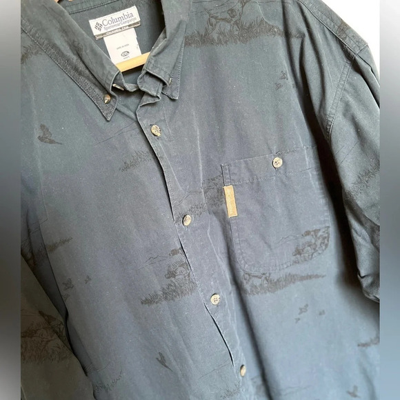 Columbia • Hunting Dog Print Long Sleeve Button Down Shirt - Picture 3 of 8
